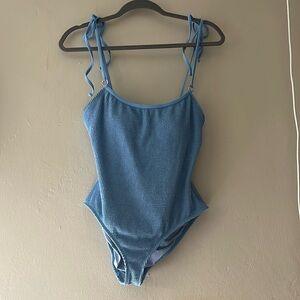 Shoulder tie one piece suit